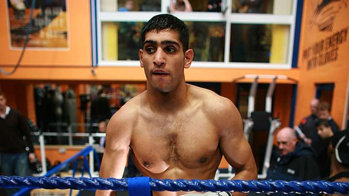 Amir Khan goes on Twitter rant after believing he lost potential Floyd Mayweather fight Amir Khan goes on Twitter rant after believing he lost potential Floyd Mayweather fight