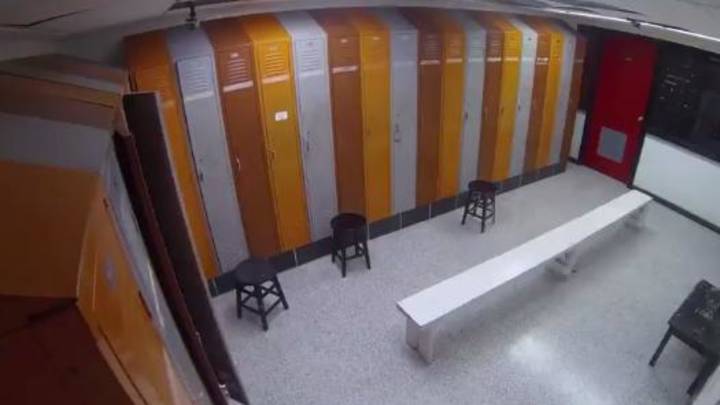 Dwyane Wade Surprises High School Basketball Team with Locker Room Makeover