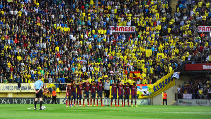 Villarreal identifies, bans fan who threw banana at Dani Alves from Estadio El Madrigal