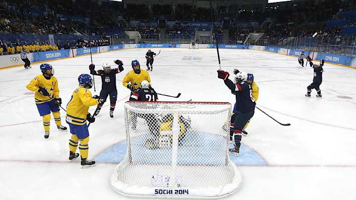 U.S. dominates Sweden 6-1, sets up gold-medal game against Canada
