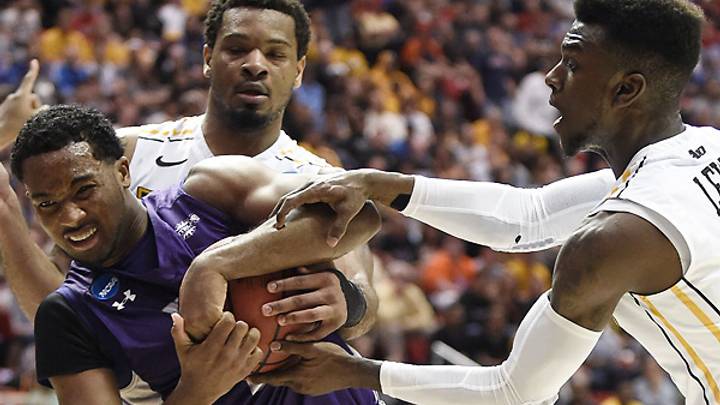 With his dad off a plane for the first time, Desmond Haymon lifts Stephen F. Austin With his dad off a plane for the first time, Desmond Haymon lifts Stephen F. Austin