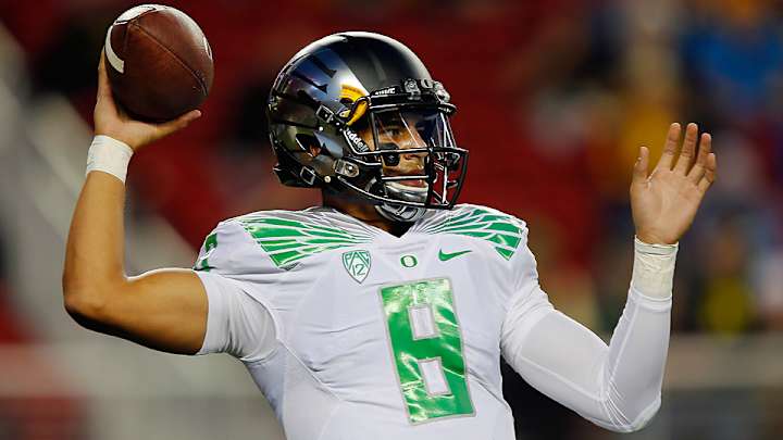 Mariota leads Ducks past Cal, but Oregon's defensive questions linger