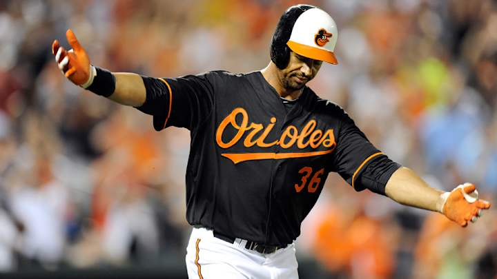 Indians acquire Chris Dickerson from Pirates