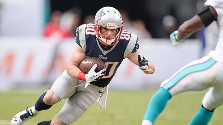 Patriots receiver Danny Amendola hangs up on radio show host after injury questions