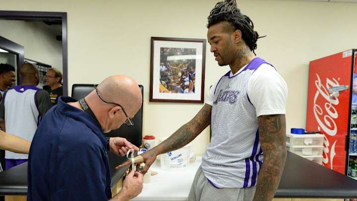 Lakers' Jordan Hill forgot how to dribble over the offseason Lakers' Jordan Hill forgot how to dribble over the offseason