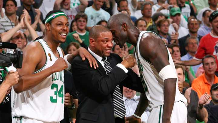 Celtics honor Paul Pierce, Kevin Garnett with video tributes in Boston return