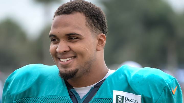 Report: Dolphins considering not putting Mike Pouncey on PUP list