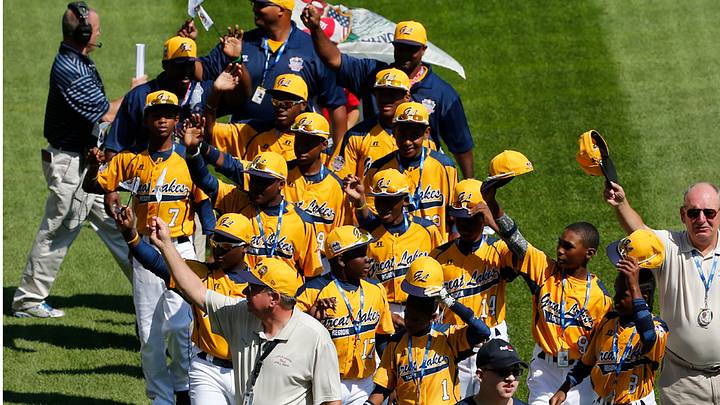 Chicago's Jackie Robinson West rallies to eliminate R.I. in LLWS