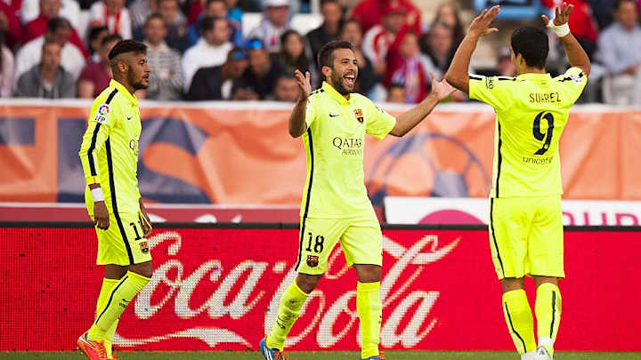 Barcelona comes back to defeat Almeria behind two Suarez assists