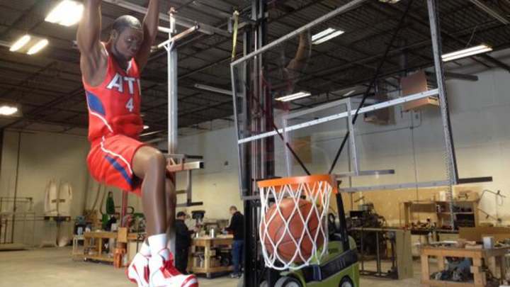 The Atlanta Hawks Commissioned a 700-pound, 3D billboard of Paul Millsap