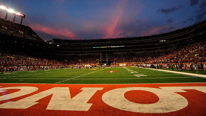 Texas to examine adding seats to football stadium’s south end