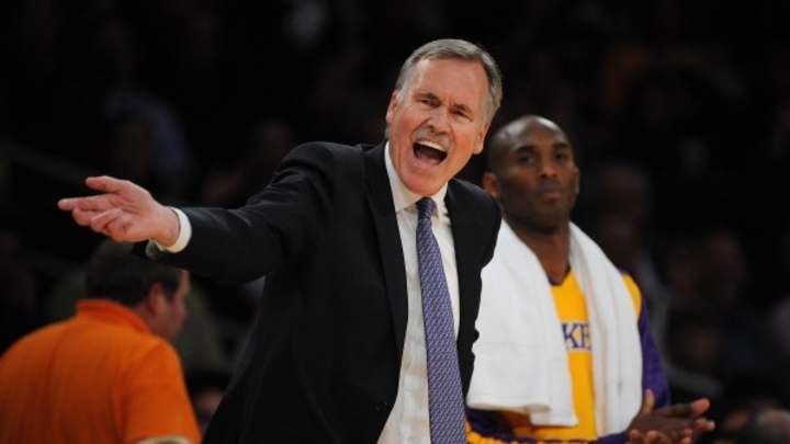 Lakers reportedly leaning toward keeping Mike D'Antoni next season
