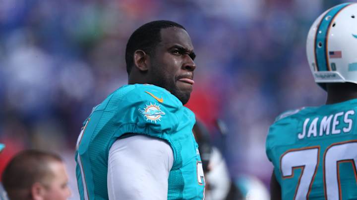 Report: Miami Dolphins LT Branden Albert (knee) out for season