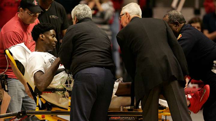 San Diego State F Dwayne Polee visits practice after collapse San Diego State F Dwayne Polee visits practice after collapse