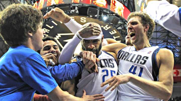 Improbable shot helps Mavs take Game 3, strengthen upset bid against Spurs