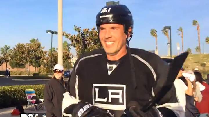 Fan runs half marathon in full Los Angeles Kings uniform