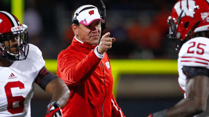 Wisconsin announces new deal for football coach Gary Andersen