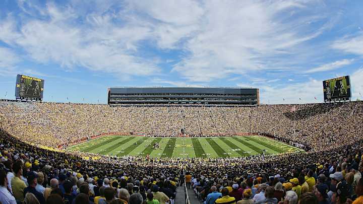 Four-star TE Chris Clark decommits from Michigan after Hoke's firing