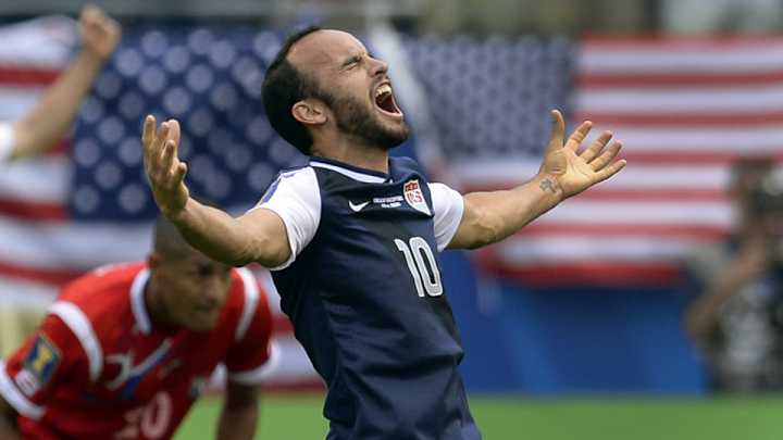 Watch: Landon Donovan leads American Outlaws in 'I Believe!'