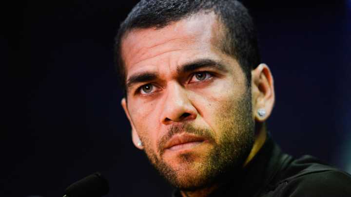 Police arrest banana-throwing fan in Dani Alves incident Police arrest banana-throwing fan in Dani Alves incident