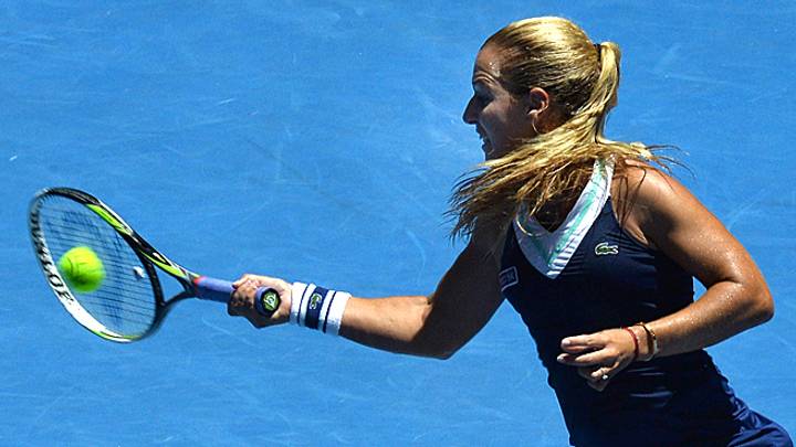 Cibulkova blows past Halep, reaches Aussie Open semifinals