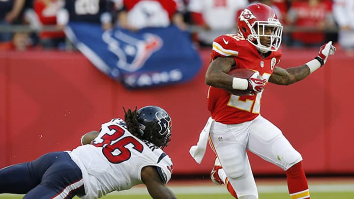 Dexter McCluster signs with Titans