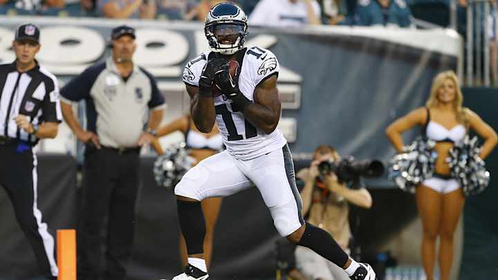 Reports: Eagles place receiver Arrelious Benn on IR with a back injury