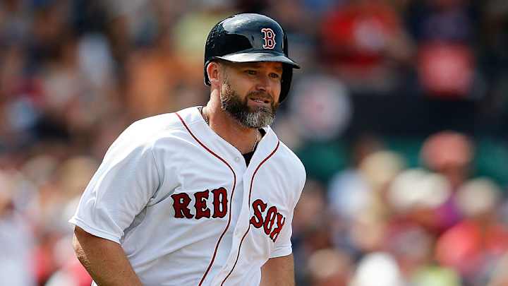Report: Veteran catcher David Ross to sign with Cubs