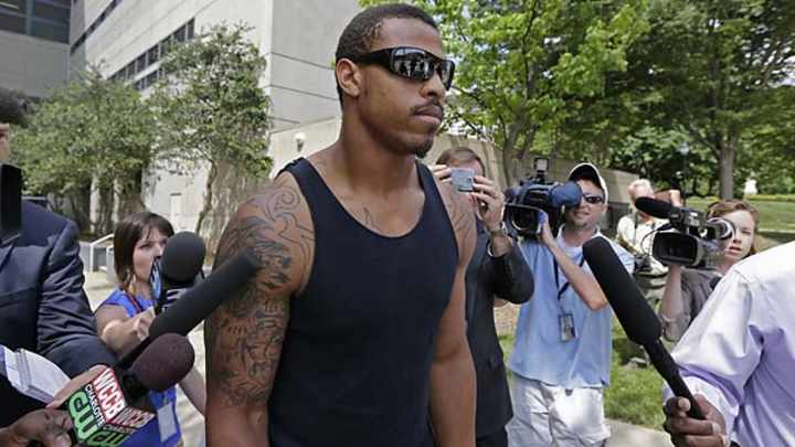 Carolina Panthers DE Greg Hardy turns over 10 guns to authorities after his arrest