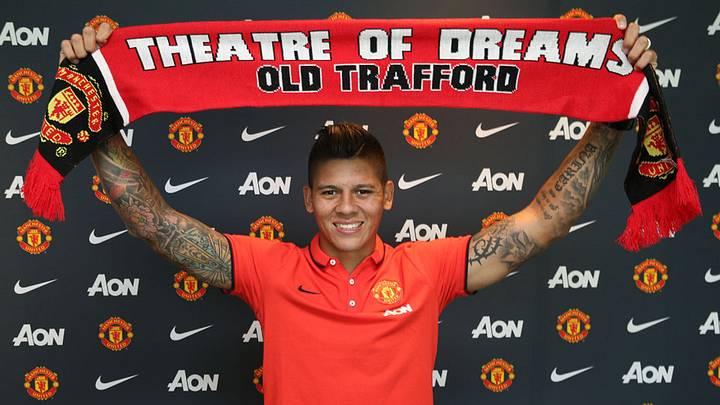 Manchester United's Marcos Rojo receives UK visa, available to play