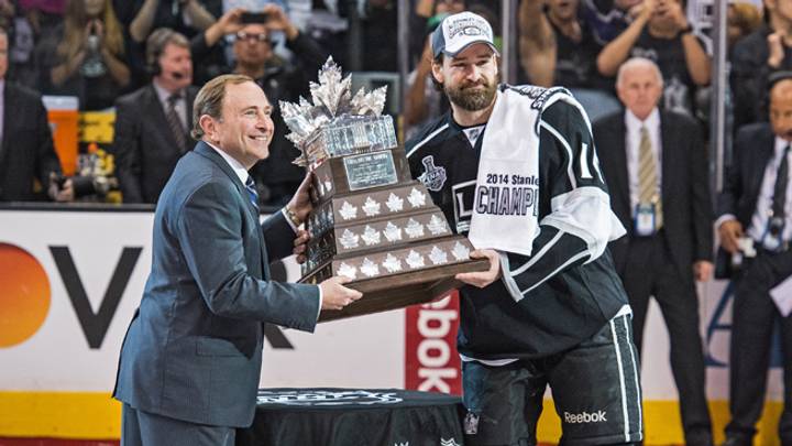 Kings' Justin Williams wins Conn Smythe as postseason MVP Kings' Justin Williams wins Conn Smythe as postseason MVP