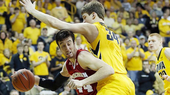 Frank Kaminsky leads surging Wisconsin to victory over Big Ten foe Iowa Frank Kaminsky leads surging Wisconsin to victory over Big Ten foe Iowa