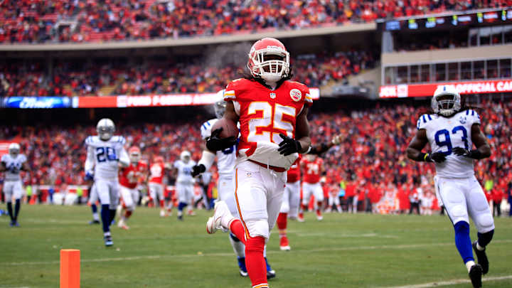 Chiefs' Andy Reid: Jamaal Charles injured foot moving boxes