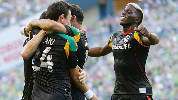 Gyasi Zardes, Galaxy shut out Chivas USA; United tops Red Bulls Gyasi Zardes, Galaxy shut out Chivas USA; United tops Red Bulls