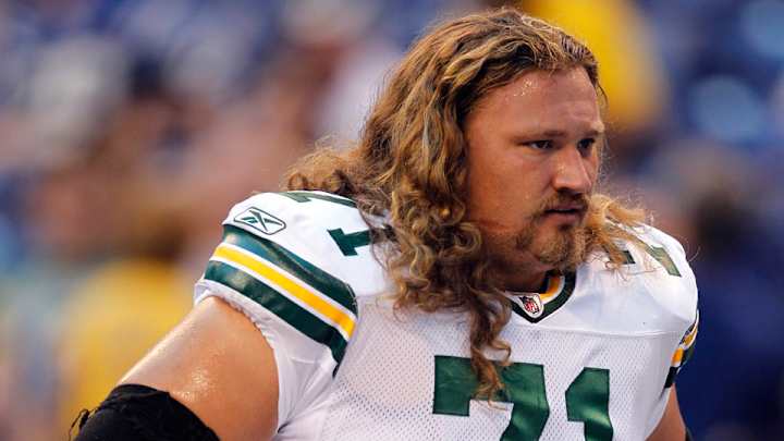 Packers offensive lineman Josh Sitton: 'I definitely don't like the turf'