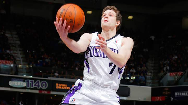 Bulls reach tentative deal with Jimmer Fredette
