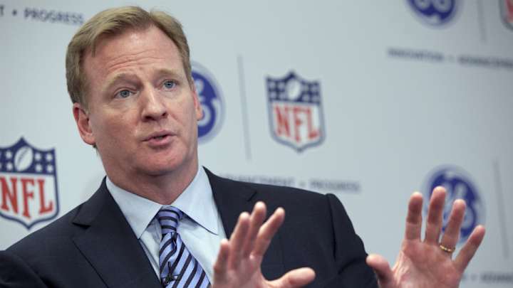 NFL says concussions fell 13 percent in 2013 season