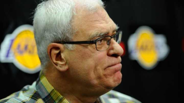 Report: Knicks finalizing deal with Phil Jackson