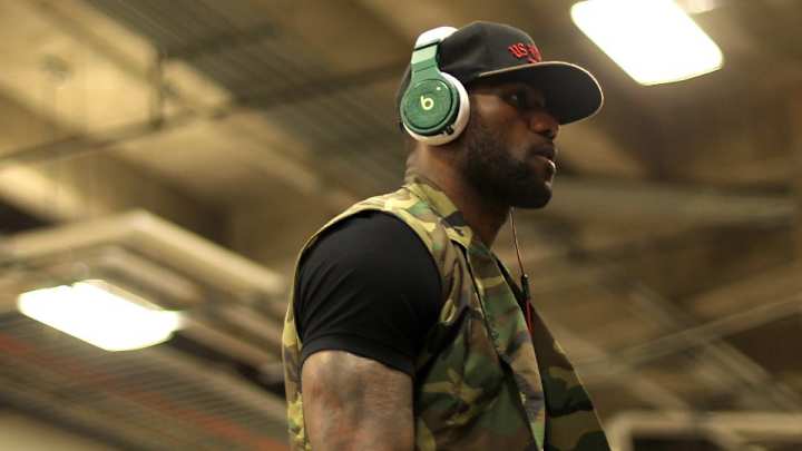 LeBron James sings along with Mary J. Blige on the way to work LeBron James sings along with Mary J. Blige on the way to work