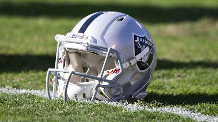 Report: Raiders owner met with San Antonio officials about possible move Report: Raiders owner met with San Antonio officials about possible move