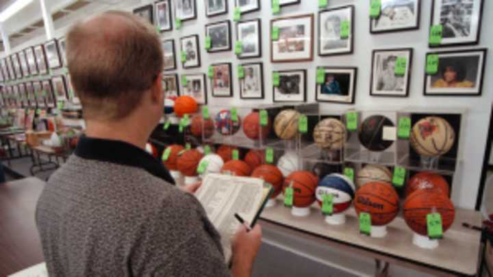 Michael Jordan's mother: Auctioned items are replicas Michael Jordan's mother: Auctioned items are replicas