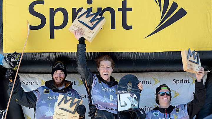 After sitting out, Shaun White wins Mammoth halfpipe qualifier