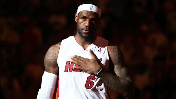 Report: LeBron James changes travel plans