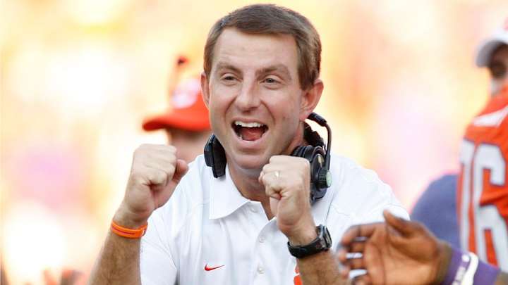 Clemson coach Dabo Swinney sings and dances to Pharrell's 'Happy' Clemson coach Dabo Swinney sings and dances to Pharrell's 'Happy'