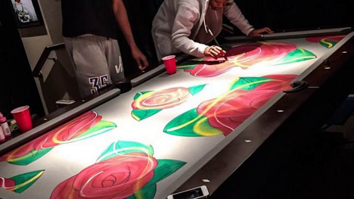 Kevin Durant has an awesome custom pool table