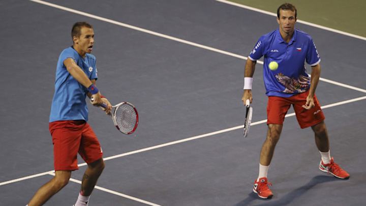 Czechs reach Davis Cup semifinals; Swiss lose doubles