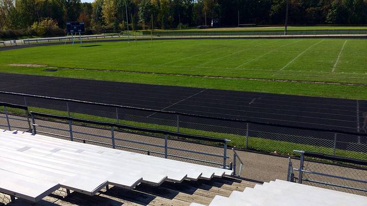 Michigan high school football team decides to end season early