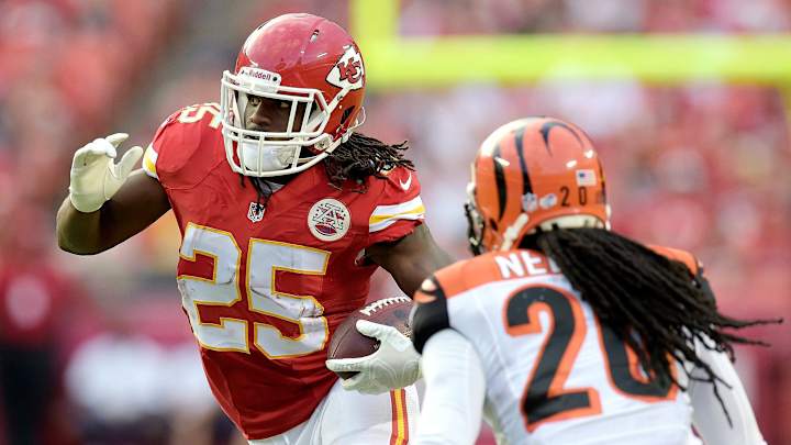 Jamaal Charles splits reps at Chiefs practice following ankle sprain