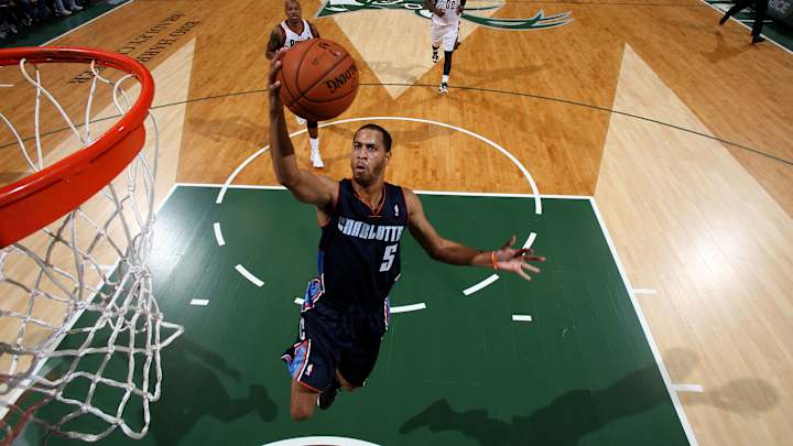 Charlotte Hornets re-sign point guard Jannero Pargo