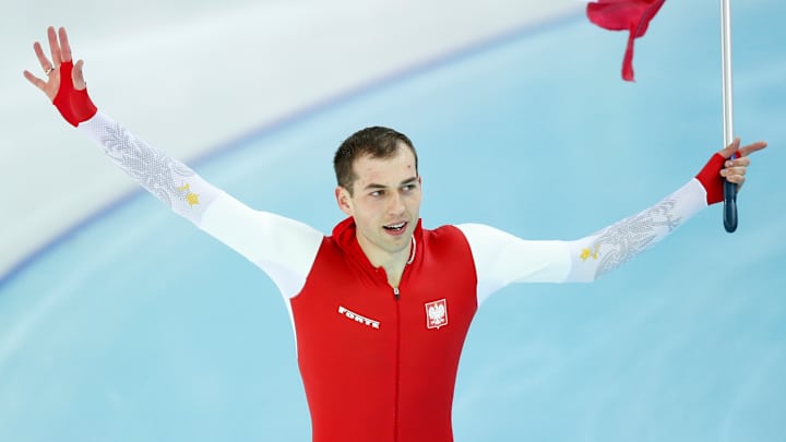 Brodka upsets big names in long track 1500 meters, while Davis falters